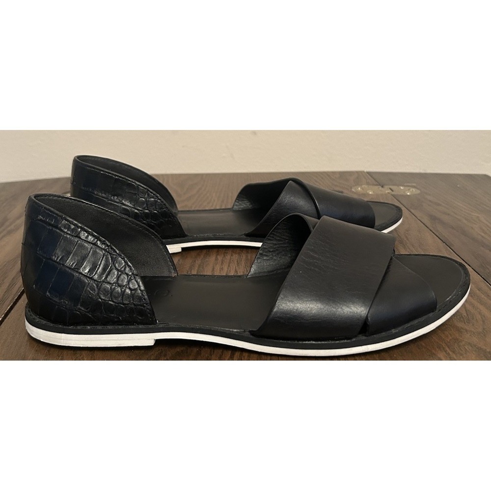 Vince Ida Open Toe Cross Strap Flat Sandal Black Leather Croc Embossed Size 7.5M